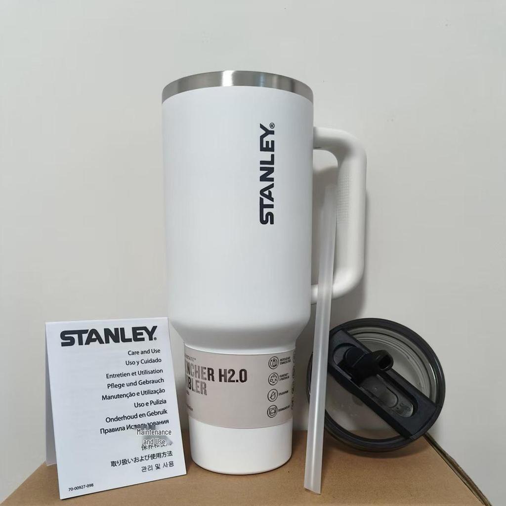 Stanley 3. Generation Ice King Vakuumisolierter Edelstahlbecher mit tragbarem Faltstrohhalm