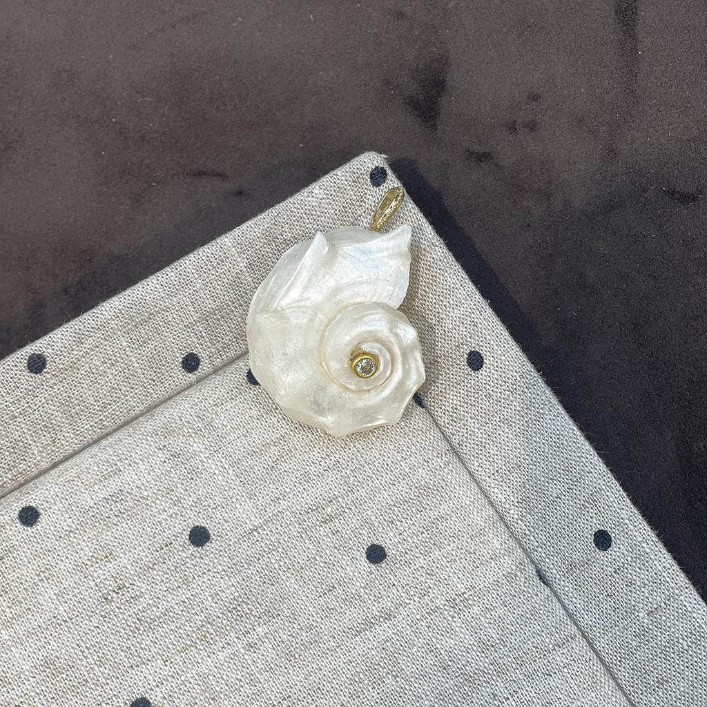1Pc Natural Conch Shell Pendant Inlaid Stone Golden Plated Loop Charm for DIY Necklace Jewelry Making Supplies
