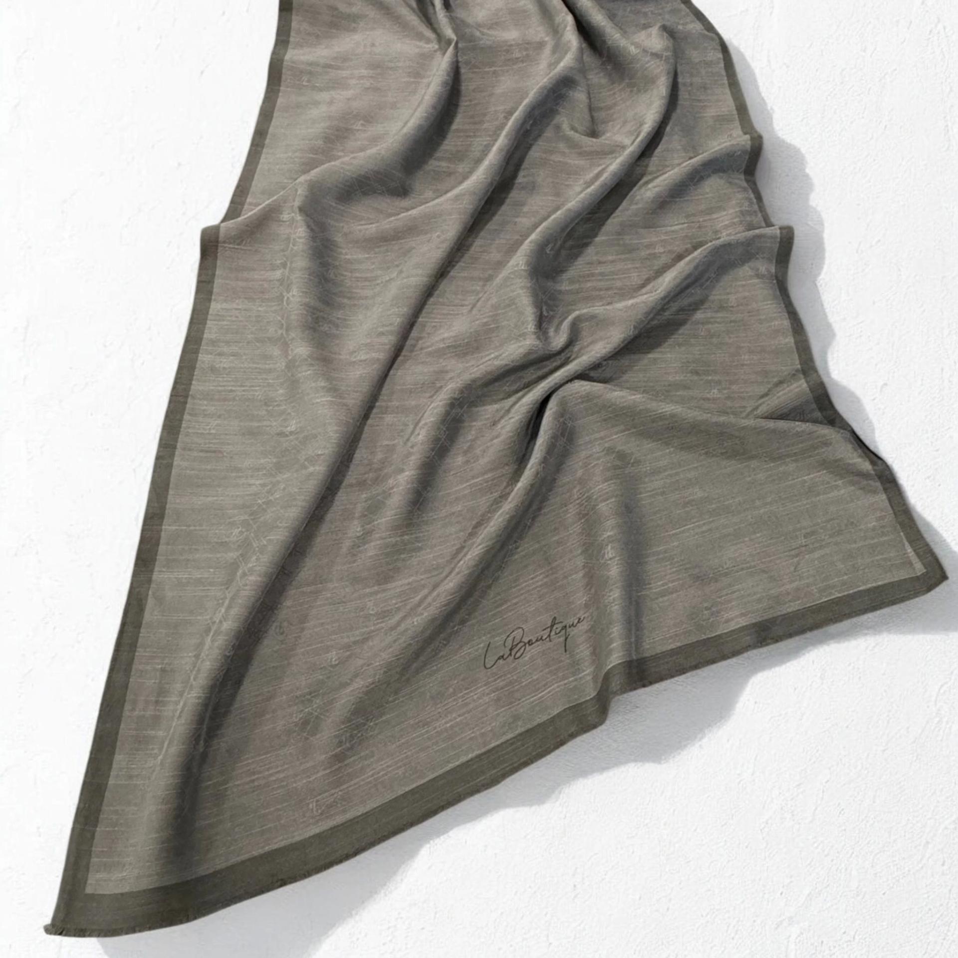 

Düz Renk İpek Şal - V108