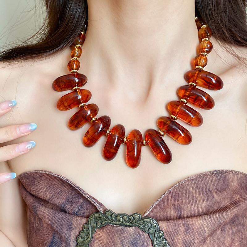 Vintage Maillard Acrylic Large Irregular Beads Choker Necklace For Women Geometric Round Beaded Necklace Autumn Winter Jewelry