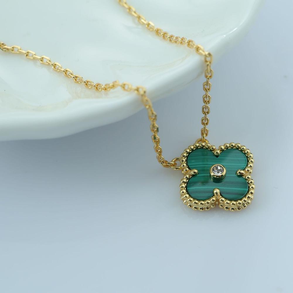 Four-leaf Clover Necklace Fashion Luxury Agate Chalcedony Women's Clavicle Chain Pendant