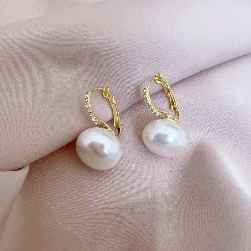 French retro diamond-encrusted pearl geometric earrings exaggerated fashion temperament stud earrings niche light luxury high-end trendy earrings