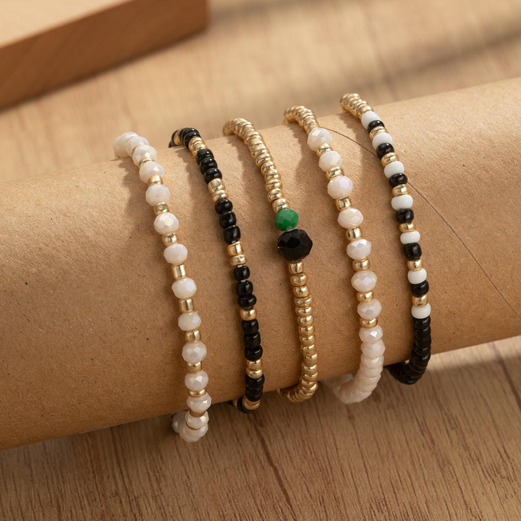 5-piece set of Bohemian style contrasting beige beads mixed with crystal beaded layered women's bracelet