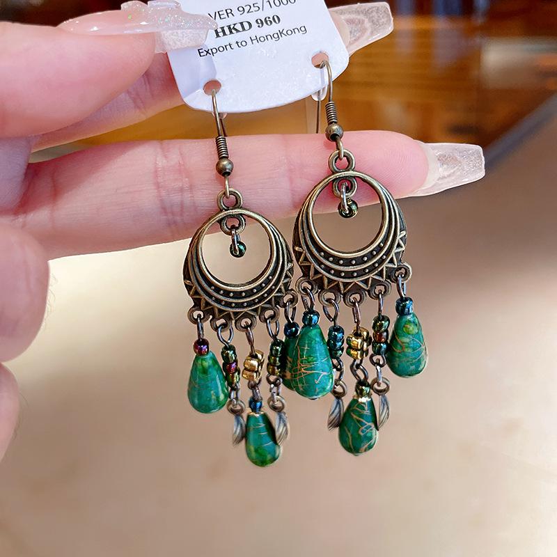 Ancient Style Geometric Earrings: Women's Niche Qipao Accessories, High-End Studs, Elegant Design