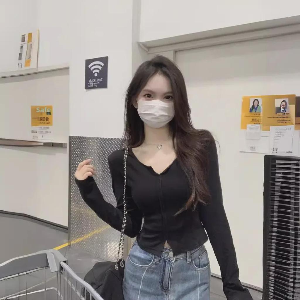 Damen Pinkes Samt Langarm-T-Shirt mit Schlitzdesign - Altersreduzierender Herbst-/Winterstil