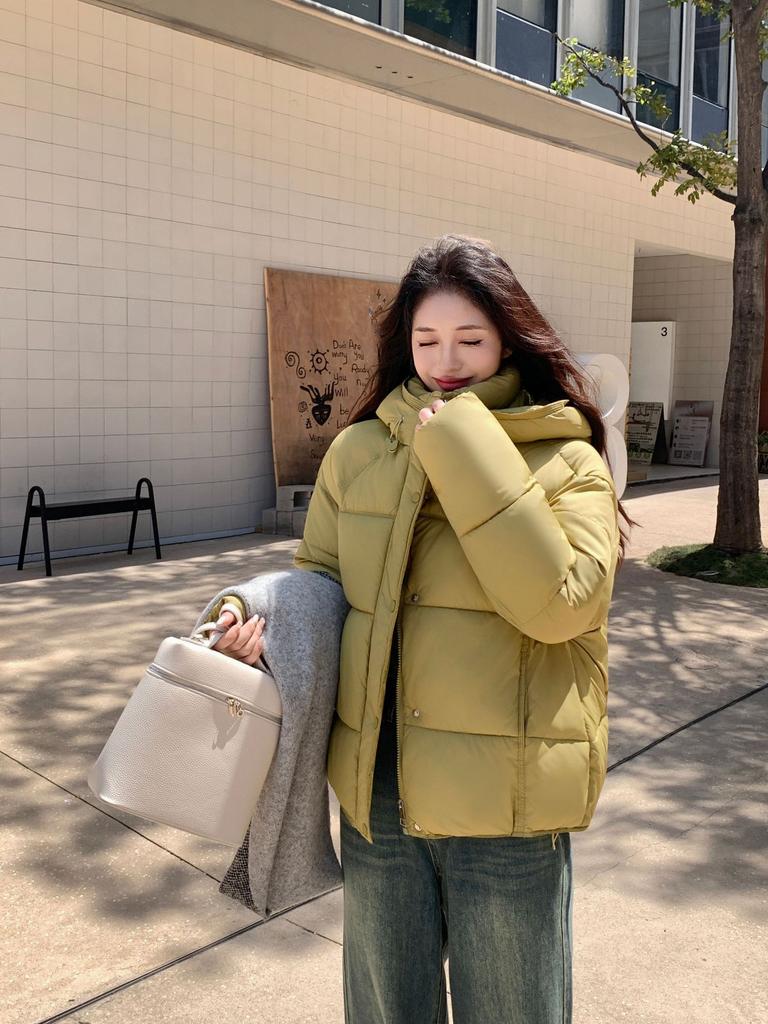 Down cotton clothes 2025 winter new loose women look thin foreign style small people look tall warm short coat tide