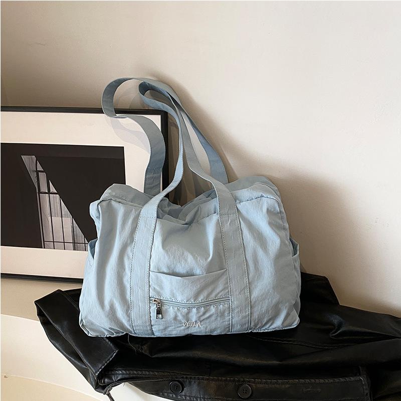 Large Capacity Tote Bag Lightweight Gym Bag Casual Korean Nylon Travel Bag Boston Zipper Shoulder Bag
