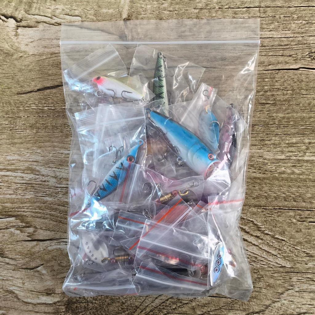 30-Piece Plastic Fish Spinner Lure Set: Mixed Lures with Minnow, Popper, Pencil, Insect Imitations