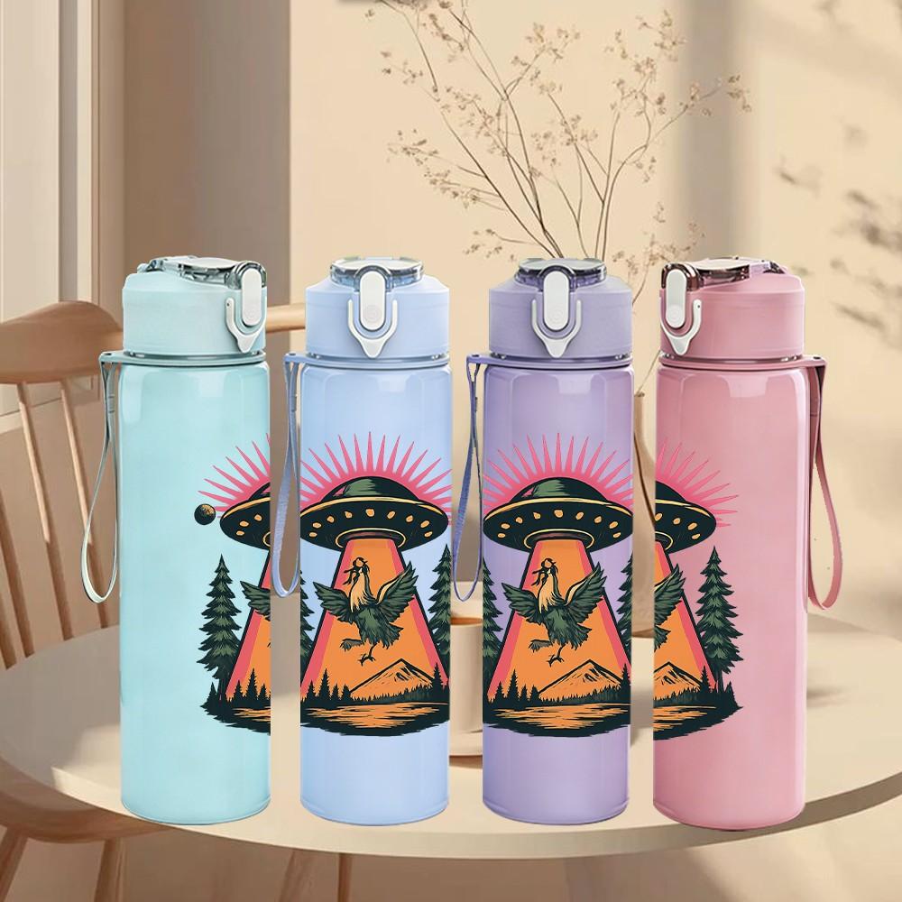 1PC UFO Mountain Retro Art 750ml Color Plastic Sports Water Bottle Leakproof Flip Straw Lid Suitable for Sports Office Home Use