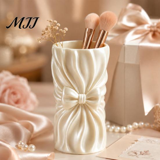 Girly Aesthetic Pen Cup 3D Printed Bow Storage Holder, Ruffled Makeup Brush Cup, Decorative Pleated Holder Desktop Organizer for Vanity Table