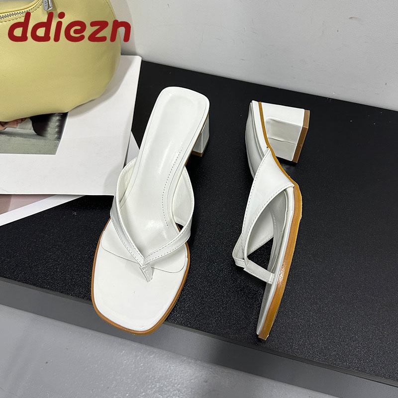 Mode Frühling Sommer Damen Absatz Hausschuhe Schuhe Pumps Mode Flach Damen Quadratische Absätze Hausschuhe Pantoletten Damen Flipflops Sandalen