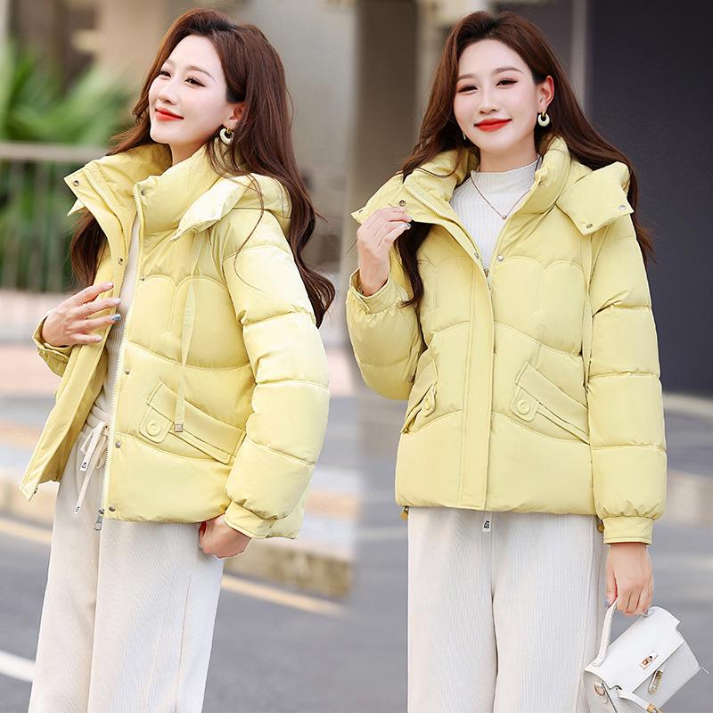 Zimní 2025 bavlněná bunda dámská krátká volná zateplená péřová bavlněná bunda módní zateplená teplá bavlněná bunda s kapucí