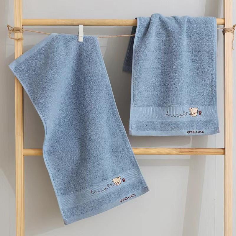 ODM/OEM Romantic Cartoon Bear Design Jacquard Bath Towel for Kids 100% Cotton Soft Absorbent Woven Bath Gifts for Children