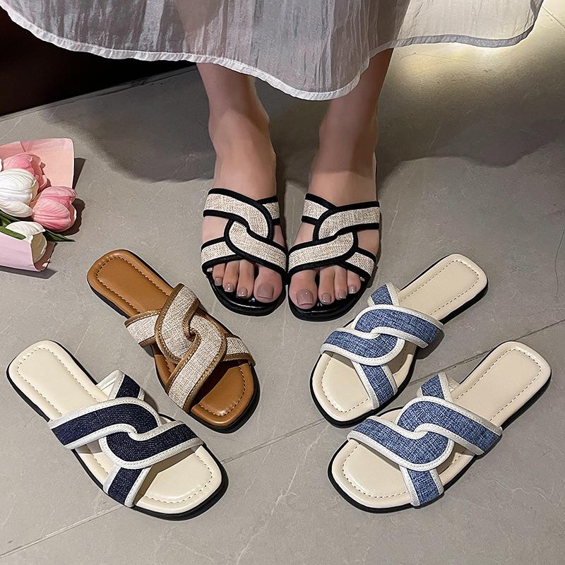 Summer new casual square head color matching cross flat bottom beach retro fashion large size cool slippers women