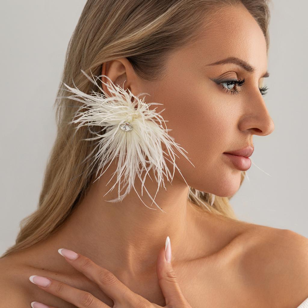 Orecchini perforati alla moda con piume multicolore, Adatti per accessori gioielli da festa di matrimonio fatti a mano retrò da donna