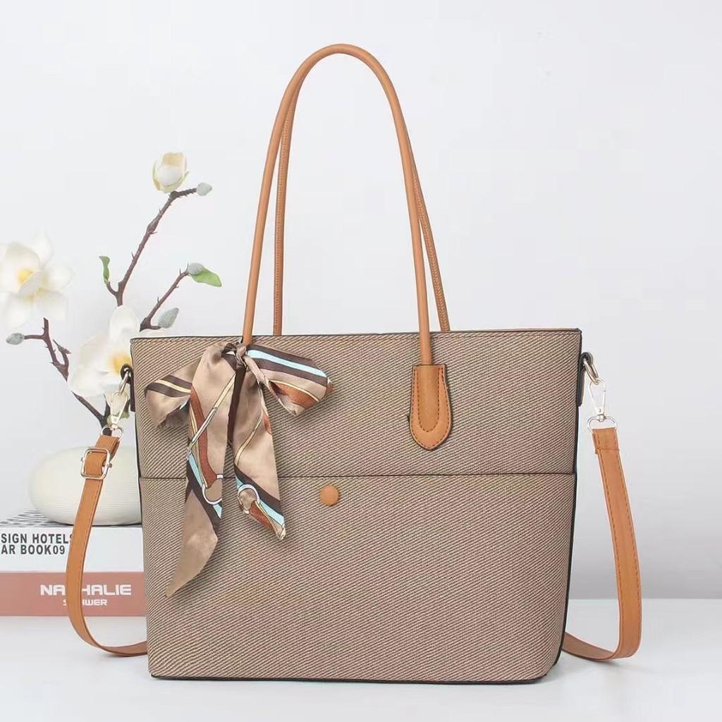 Fashionable And Versatile Bucket Tote Bag For Daily Use In Elegant Colors