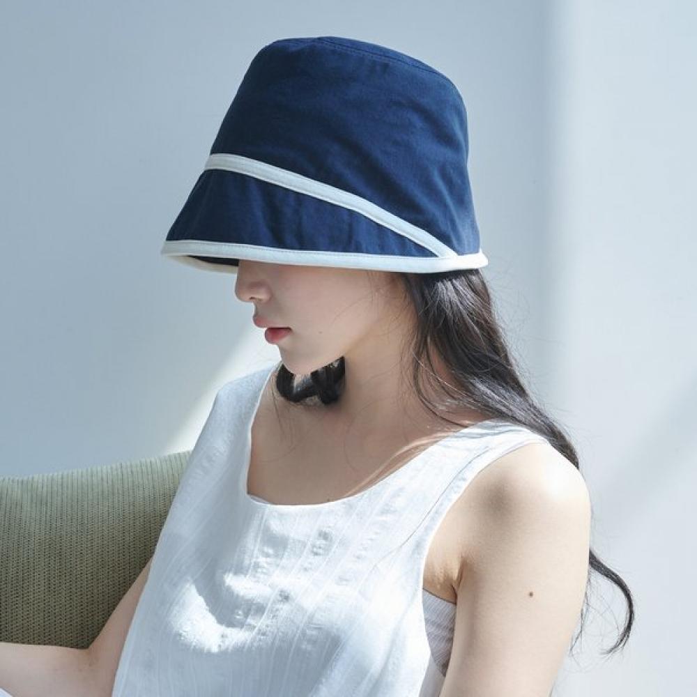 ALLINCOMPLETE Contrast Line Moon Bucket Hat  2 Colors 