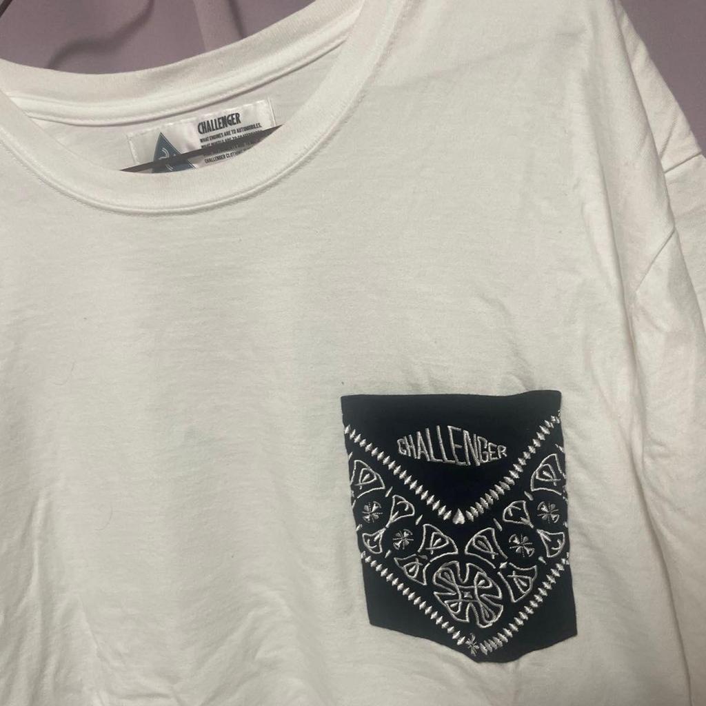 Used CHALLENGER Paisley Pattern Pocket T-shirt White