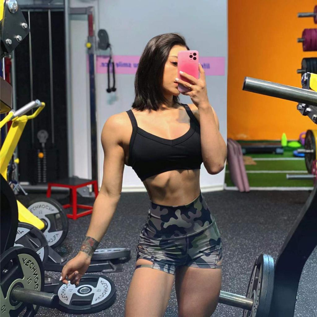 Shorts mit hoher Taille und Camouflage-Muster für Pole Dance, seitlich gekreuzt, große hohle sexy Fitnesshose