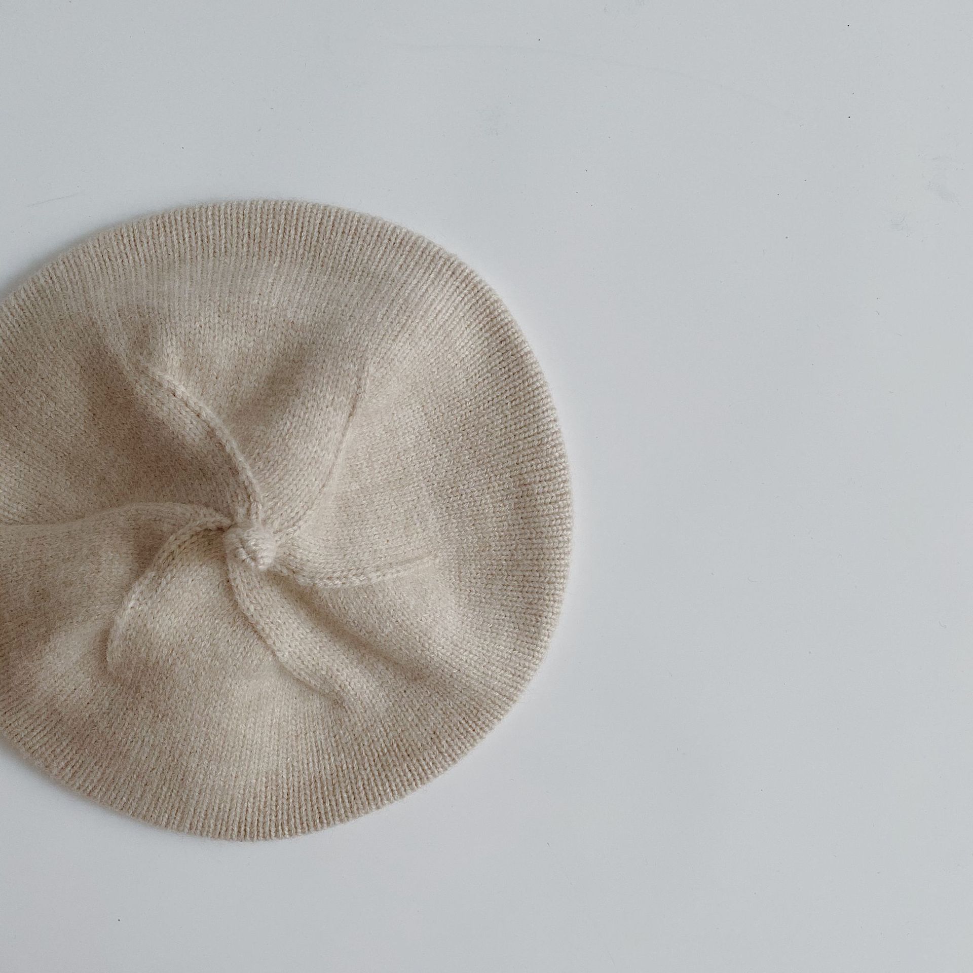 

Soft Yarn Knitted Beret Autumn and Winter Baby Hat for Newborn Infant Girl Cute Warm Beanie Toddler Childrens Cap білий