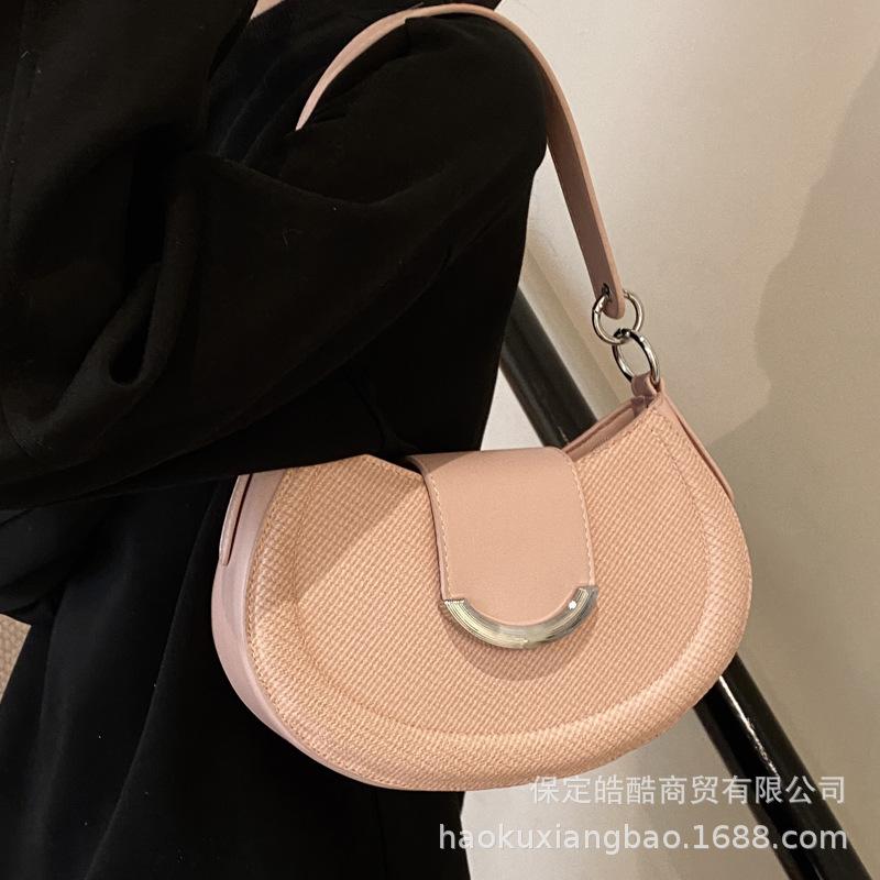 Super fire niche bag women's 2025 new fashion versatile messenger bag spring and summer popular single shoulder armpit bag