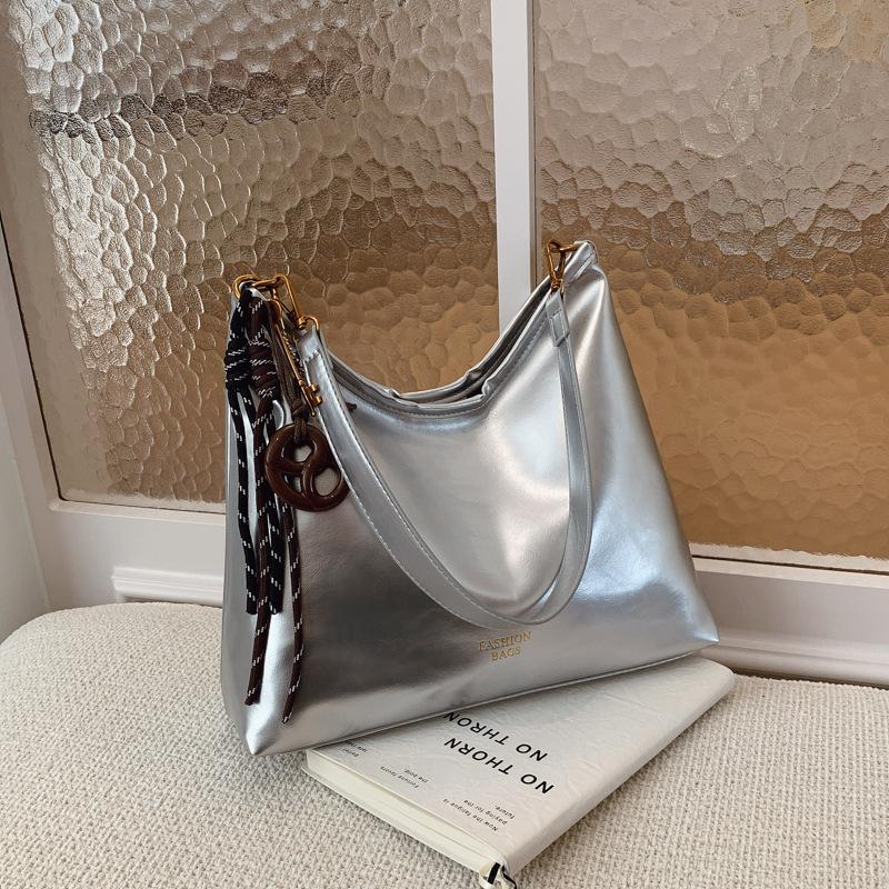 

Premium underarm bag women s 2025 summer new Korean version handbag commuter versatile shoulder messenger bag Without pendant