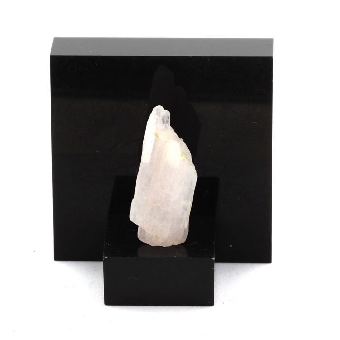 Pierres et Minéraux. Kunzite. 10.27 ct. Konar Province, Afghanistan.