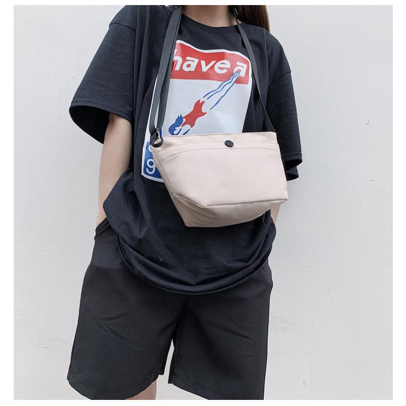 Kadın Crossbody Çanta için Modaya Uygun Tasarım Çok Yönlü Mini Su Geçirmez Kumaş Çanta Basit Omuz Çantası