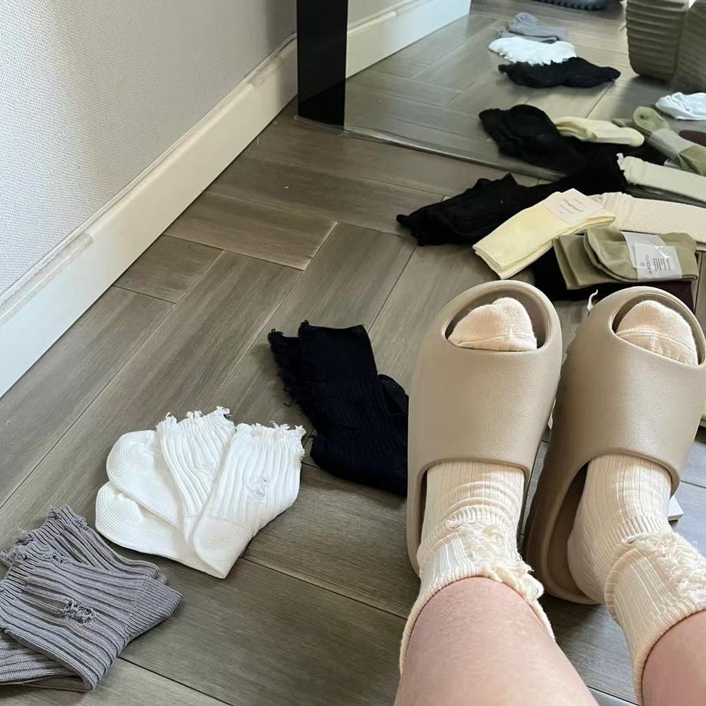 Kokosnuss-Hausschuhe Fühlen sich an, als würde man auf Scheiße treten Sandalen mit dicker Sohle Sommer Neu Rutschfest Tragen Sandalen