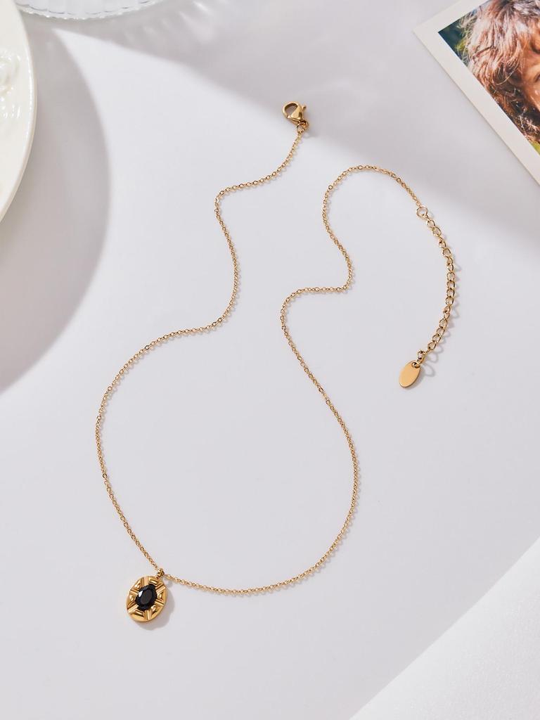 Qiong Yao Geometric Oval Black Zircon Pendant Clavicle Chain - Light Luxury Stainless Steel Jewelry