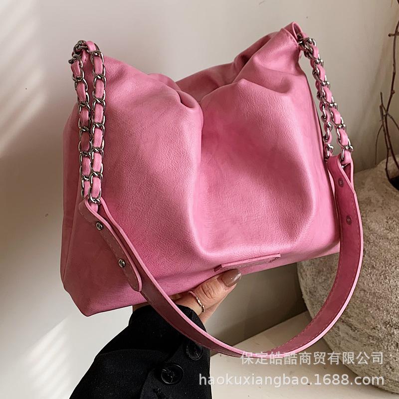 Simple and versatile bag women's spring summer 2025 new leisure this year popular messenger bag chain shoulder bucket bag