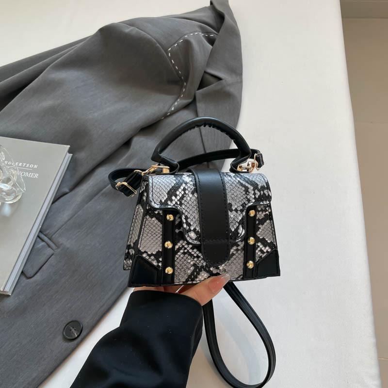 

New trendy exquisite and beautiful mini handbag summer popular versatile shoulder messenger bag чёрный