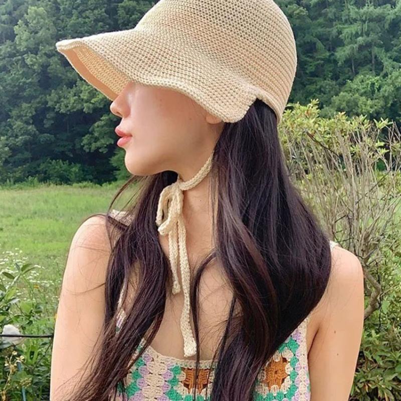 Korean Straw Sun Hat for Women Summer Japanese Cute Strap Cap Summer Travel Versatile Sunscreen Wide Brim Bucket Hats
