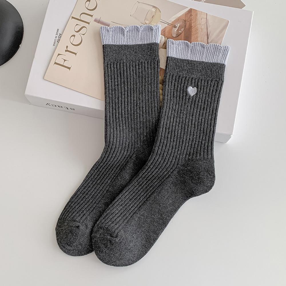 

Breathable Cotton Socks Heart Embroidery Long Socks Cute Woman Socks темно-сірий колір