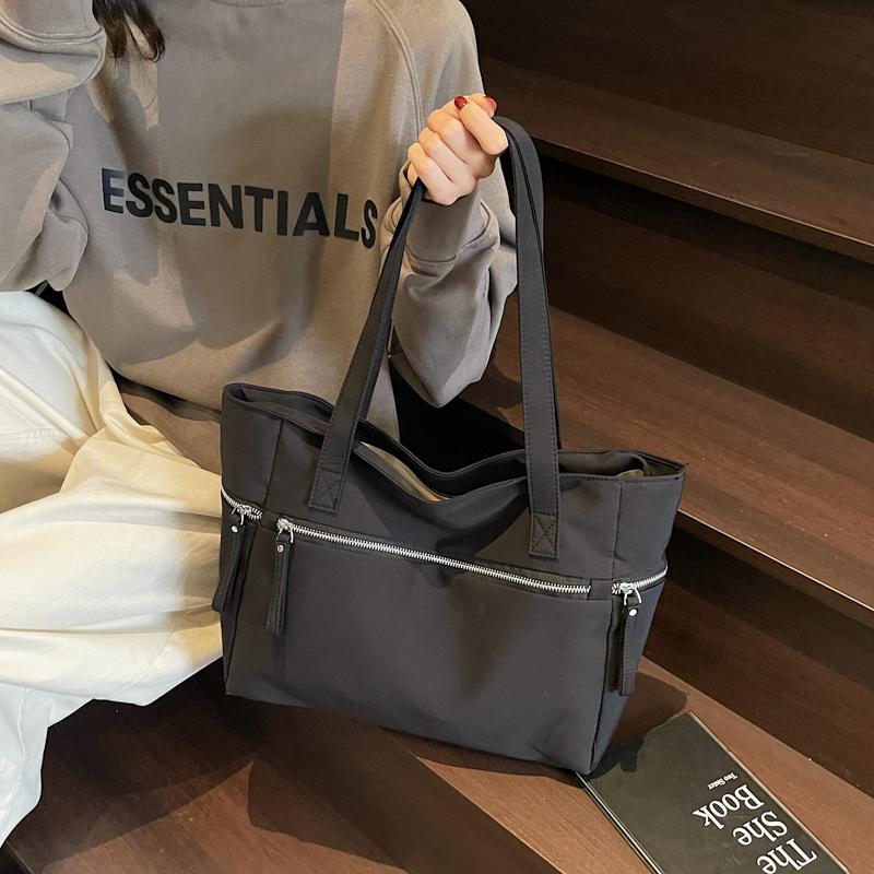 Large Capacity Canvas Zipper Shoulder Bag Casual Versatile Lightweight Tote Bags Suitable for Students and Office Workers Bags