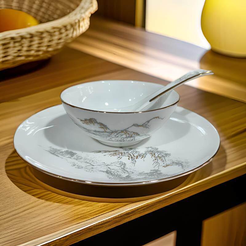 Luxury Gold Rim Bone China Tableware Set: Elegant Ceramic Plates, Bowls, and Dishes for Home and Hospitality Use
