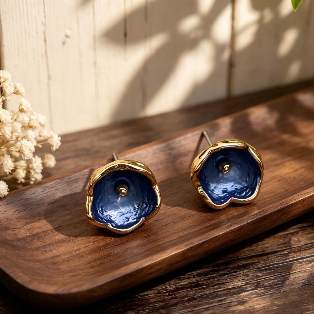 Hot-selling retro bud design hand-painted enamel craft stud earrings Mori literary niche design earrings