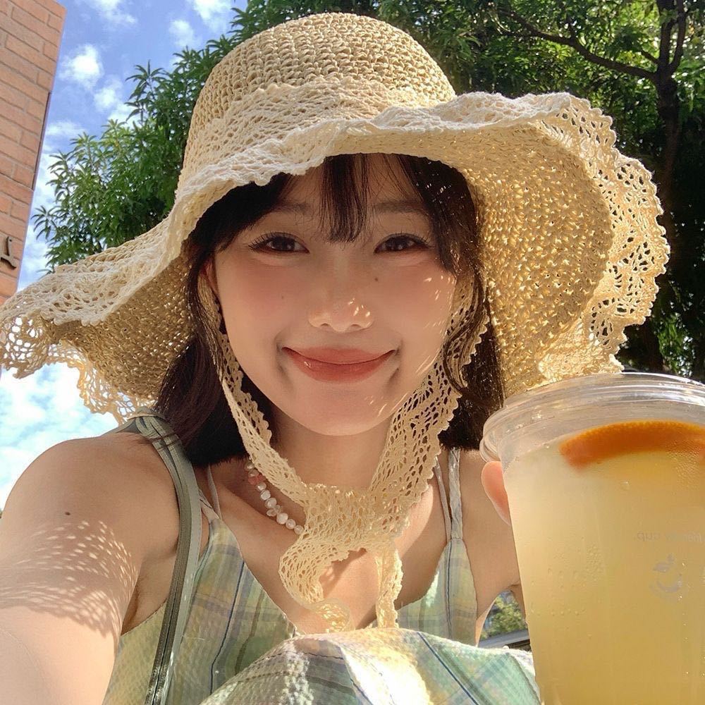 Big brim straw hat women's summer bucket hat breathable lace hollowed seaside beach French sunshade sun hat
