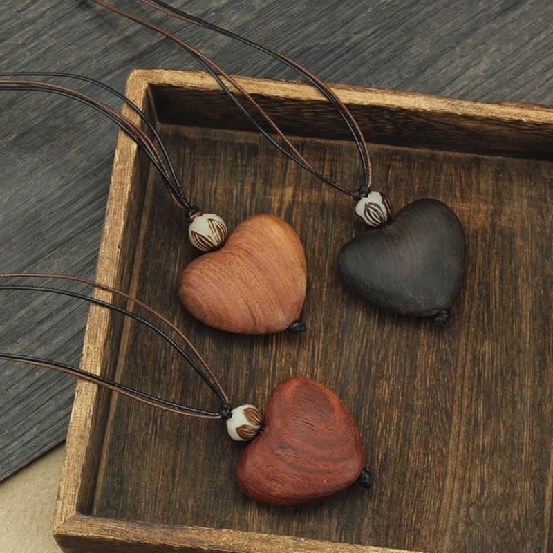 Portable Sturdy Wood Heart Pendant Necklace Accessory for Women Who Appreciate Handmade Artistics Fashion Accessories