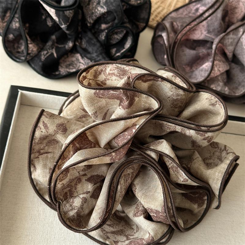 Übergroße mehrlagige Rüschen-Scrunchies Tuschmalerei-Stil Haargummi Vintage voluminöse Haarseil Großer Organza-Pferdeschwanzhalter
