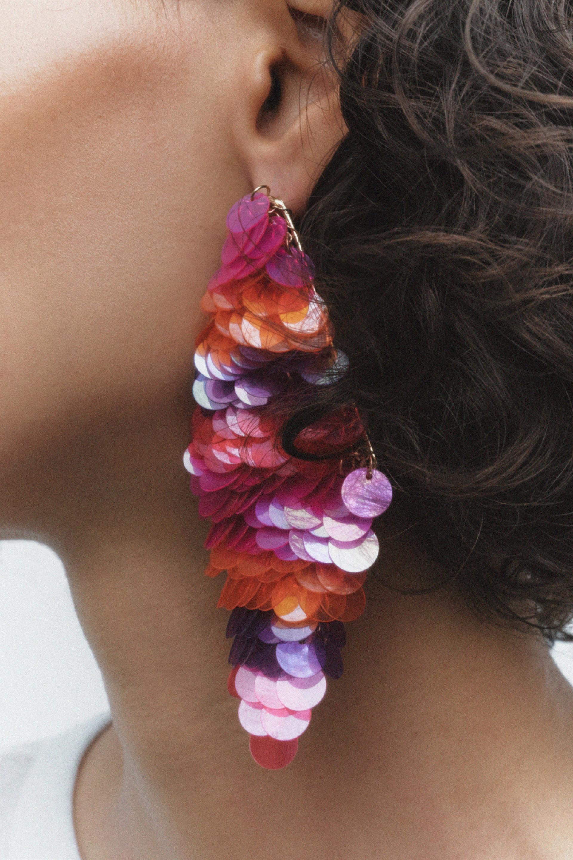 

SEQUINNED CASCADING EARRINGS