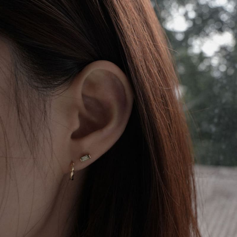 Youngglow 14k quadratischer farbiger Cubic-Piercing