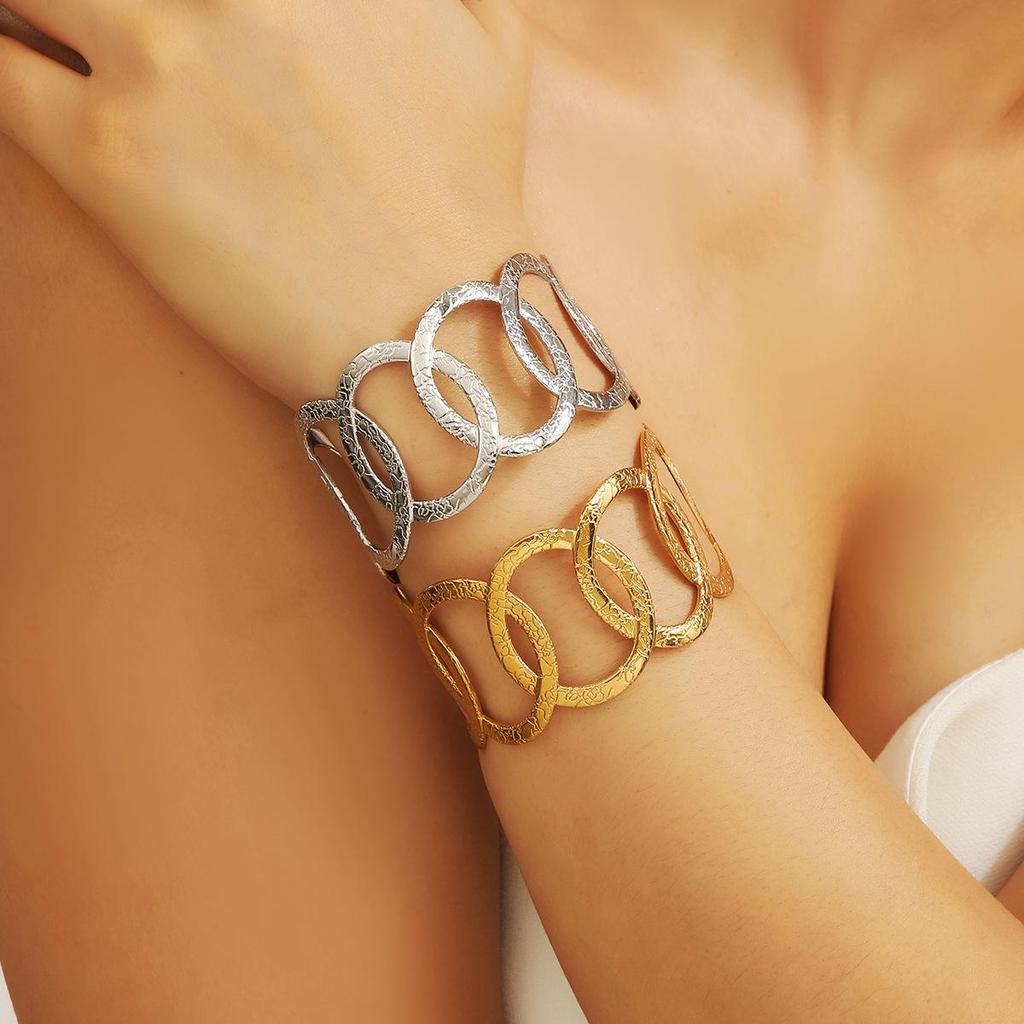 18K Gold Hollow Geometric Oval Stainless Steel Bracelet for Women