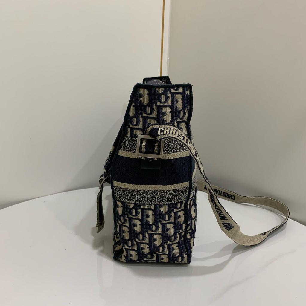 [Używana] Camp Classic Haftowany Monogramem Vintage Płócienny Torba na Ramię w Stylu College - Doskonały #10G55ZF
