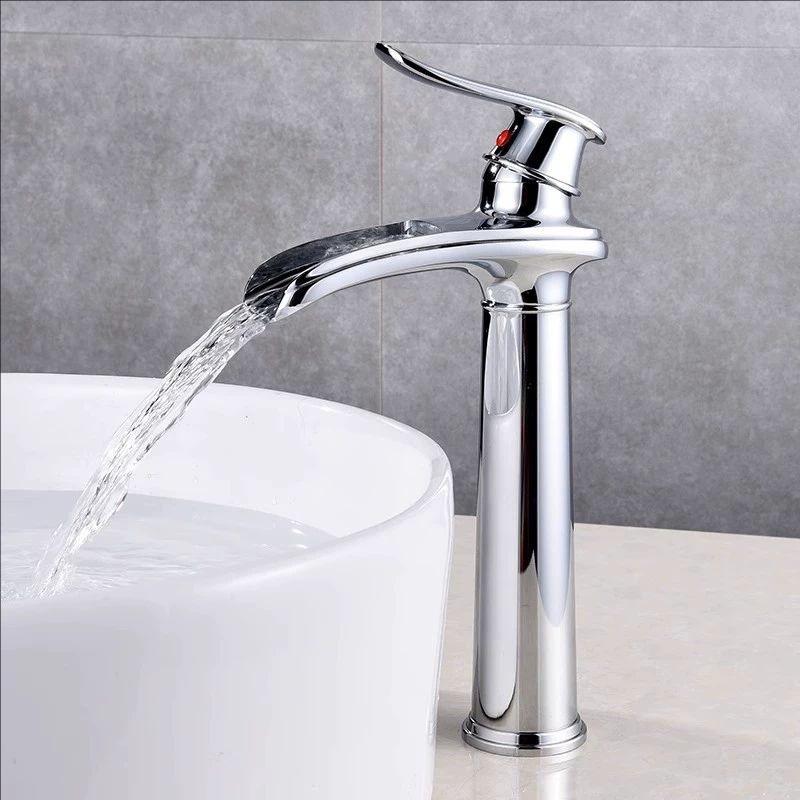 Chromowana bateria umywalkowa Mosiądz Czarny Retro wodospadowa bateria umywalkowa Europejski styl Mieszacze ciepłej i zimnej wody bateria