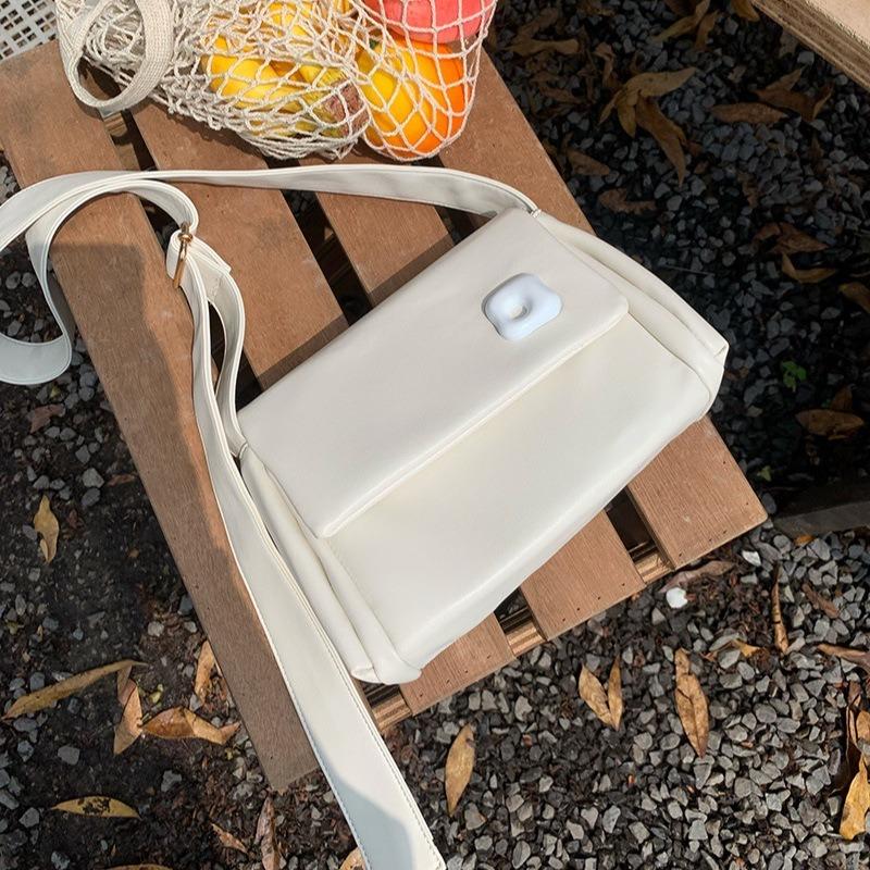 New Women's Bag Texture Niche Design Soft Cloud Bag Crossbody Small Square Bag Casual Versatile Shoulder Bag
