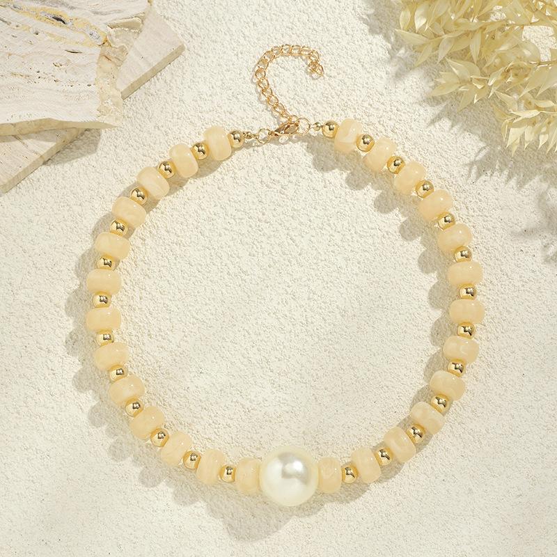 Bohemian Pearl Beaded Necklace: Colorful, Simple, Vacation-Ready Clavicle Chain for Women