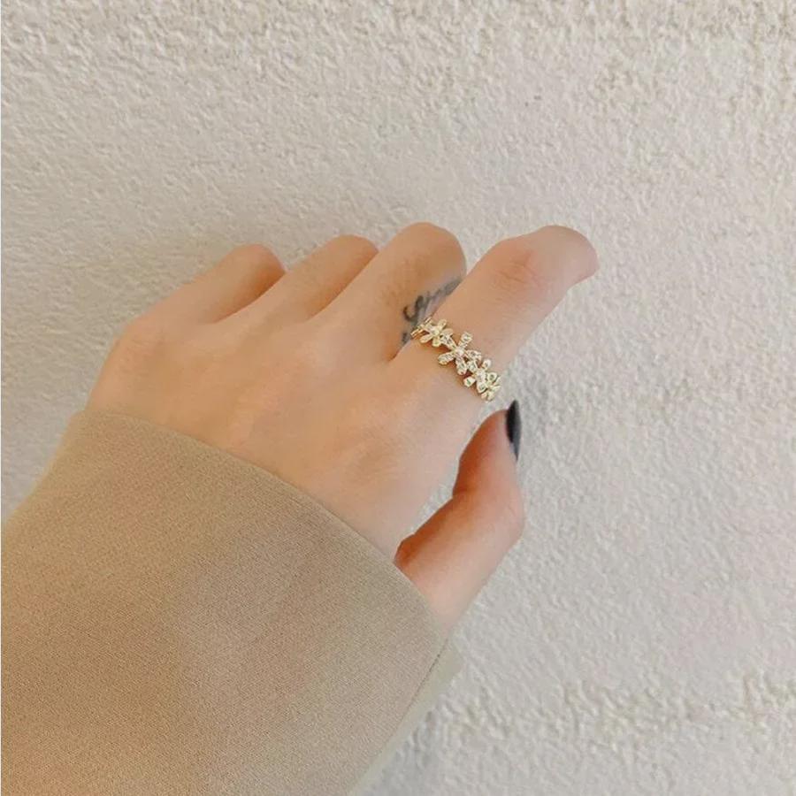 Feiyu Elegant Pearl Flower Zircon Ring – Gold Open Design for Women