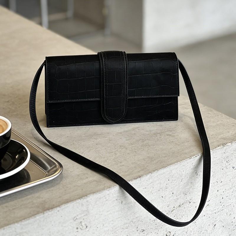 Small Square Bag Portable Armpit Hand-held Flip Cover All-match Single Shoulder Matte Retro Crossbody Jacquemus