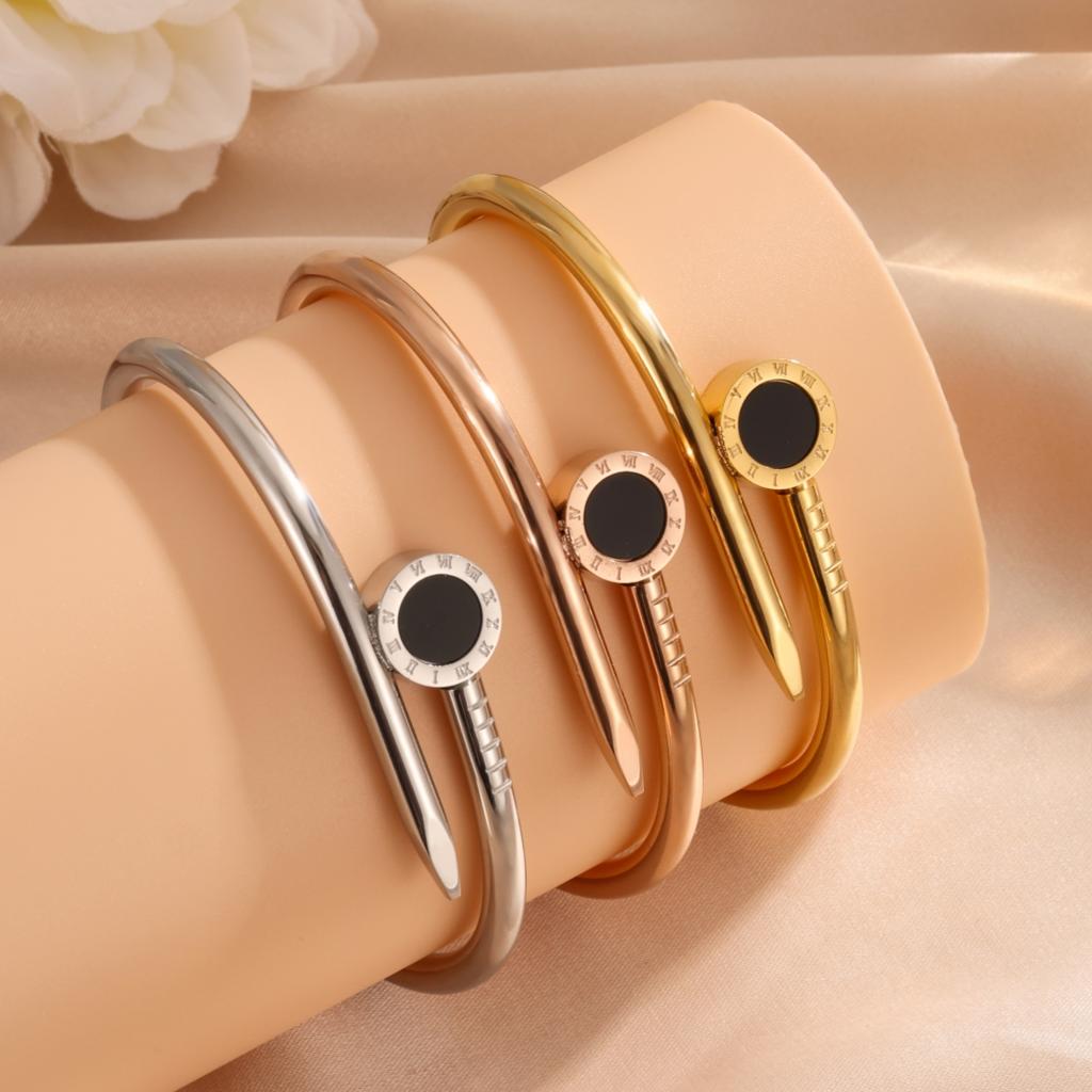 Htpwe Stainless Steel Roman Numeral Nail Bracelet Women's Plated 18k Gold Couple Holiday Gift Bracelet Party Daily Zircon